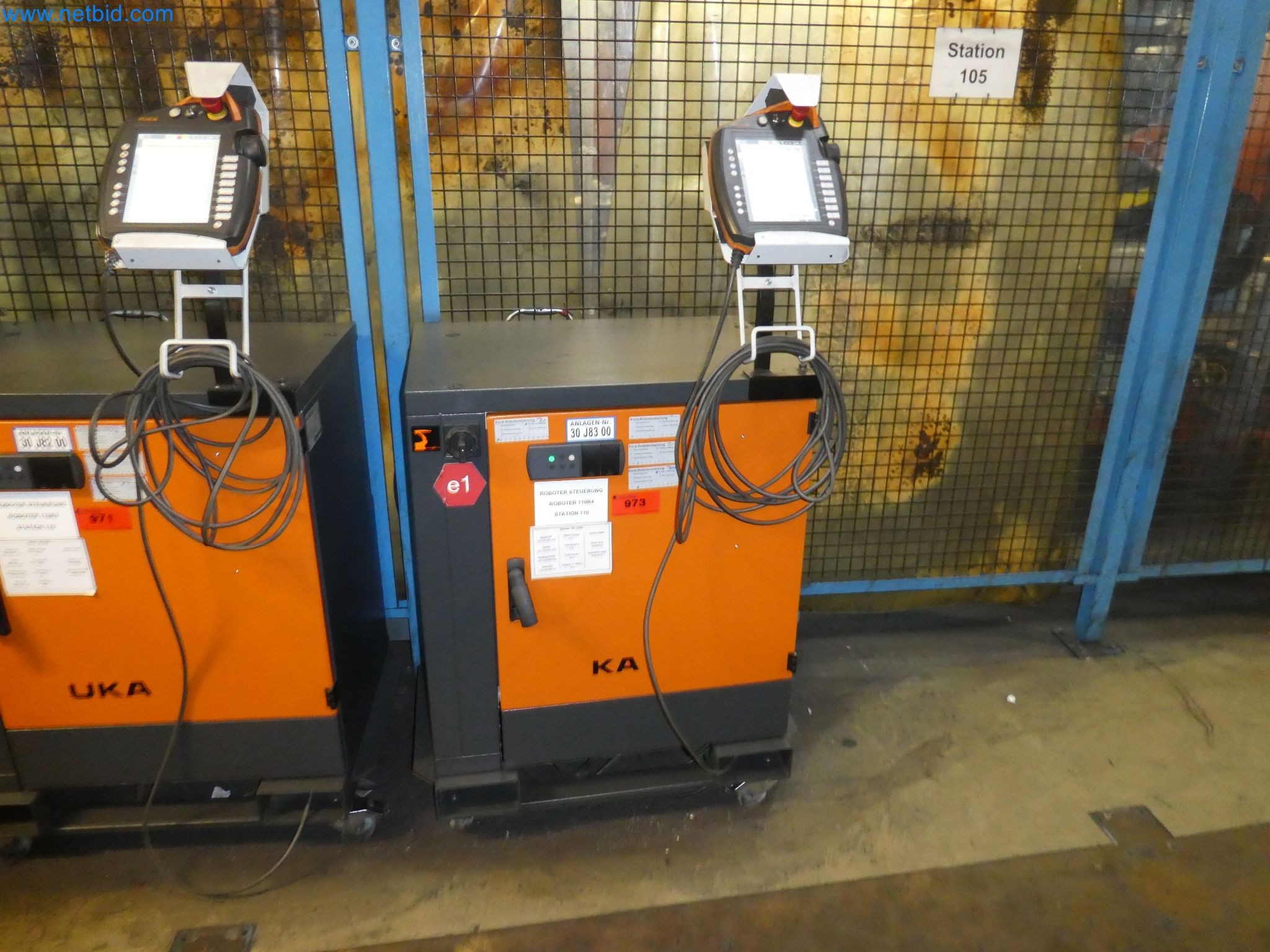 Robots, welding equipment and assembly accessories from the automotive industry-69