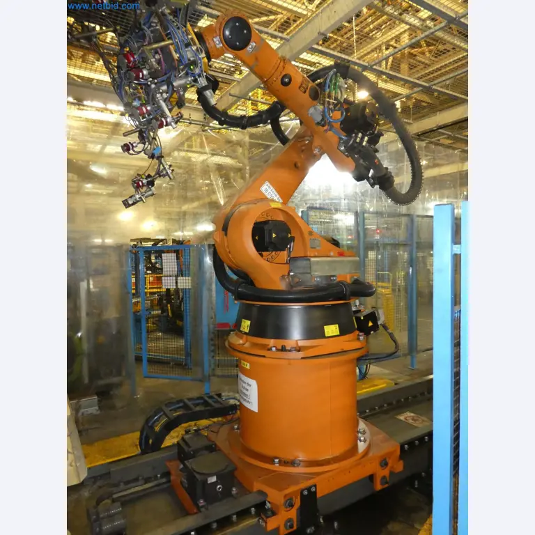 Robots, welding equipment and assembly accessories from the automotive industry-6