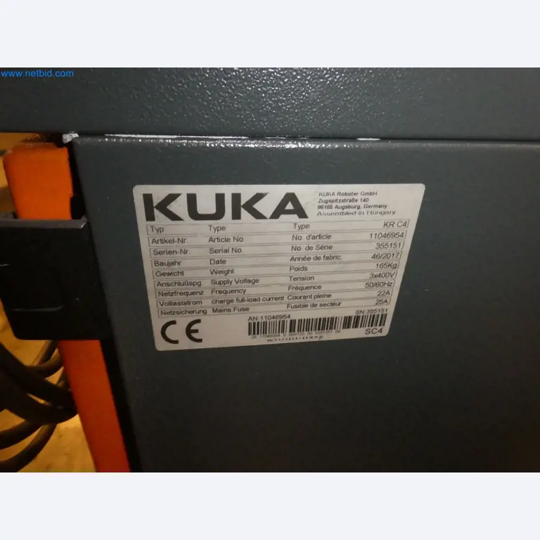 Robots, welding equipment and assembly accessories from the automotive industry-70