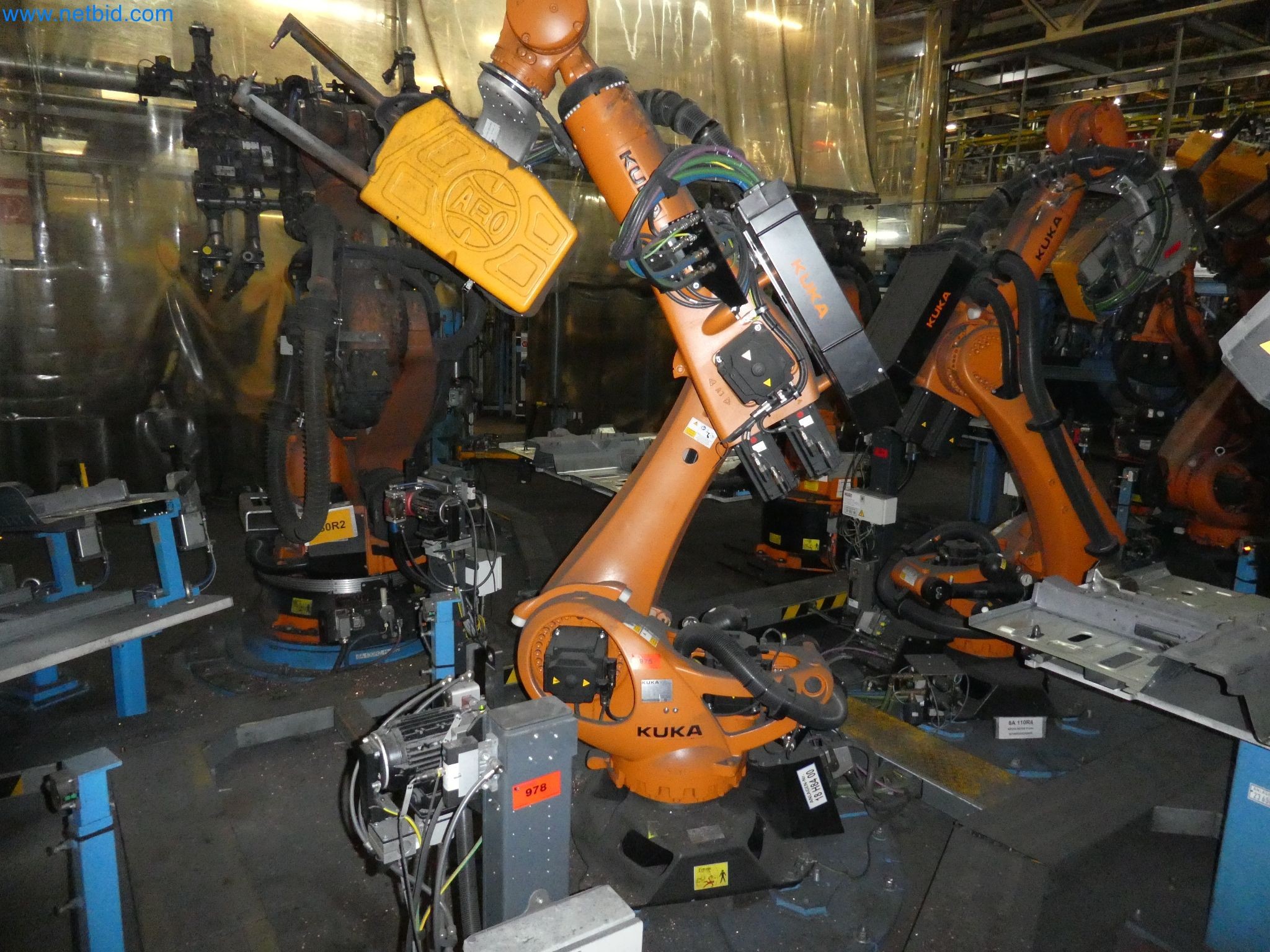 Robots, welding equipment and assembly accessories from the automotive industry-72