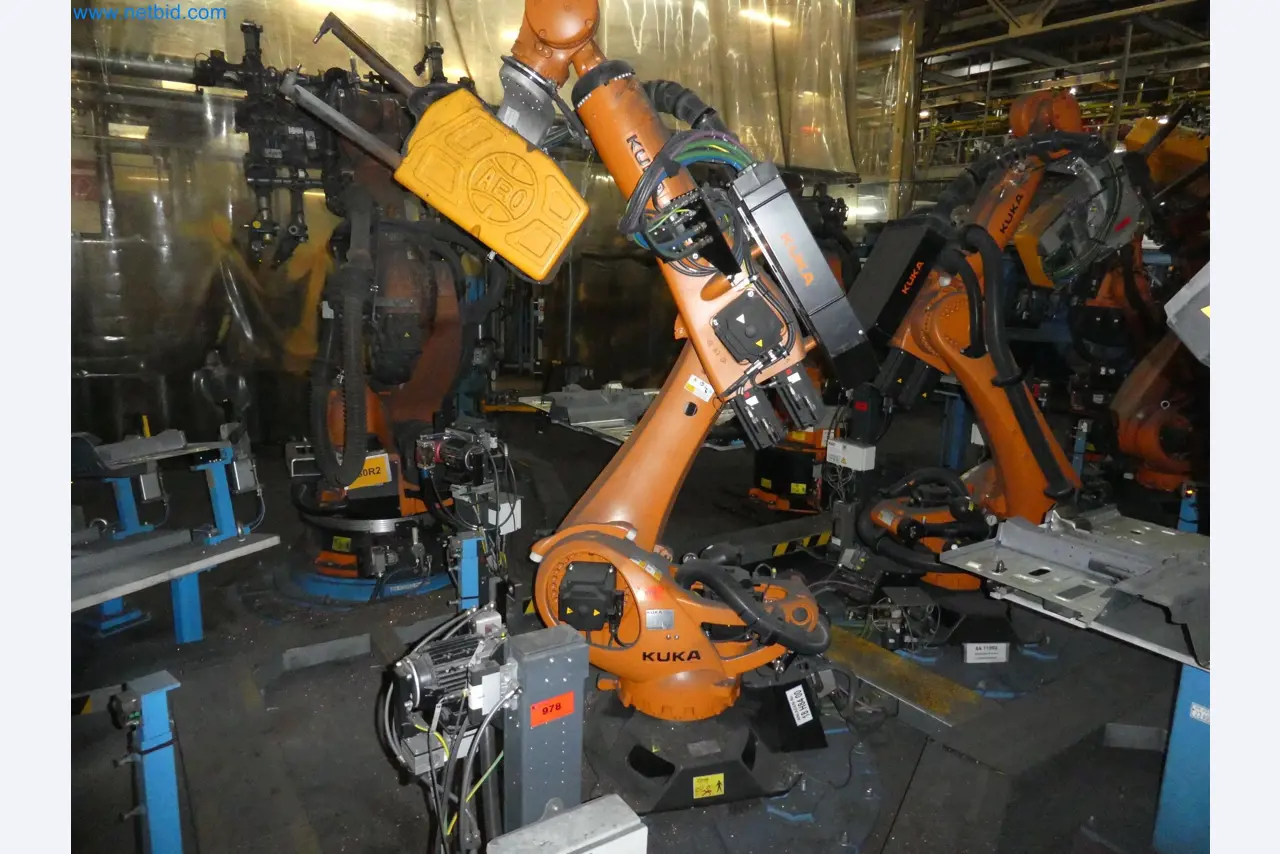 Robots, welding equipment and assembly accessories from the automotive industry-72