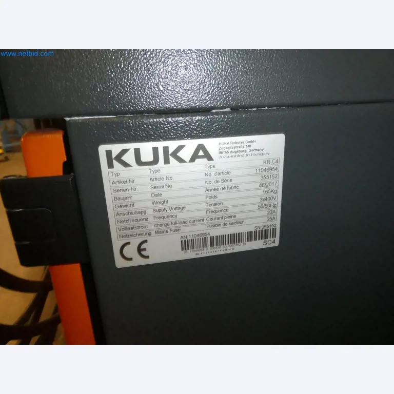 Robots, welding equipment and assembly accessories from the automotive industry-73