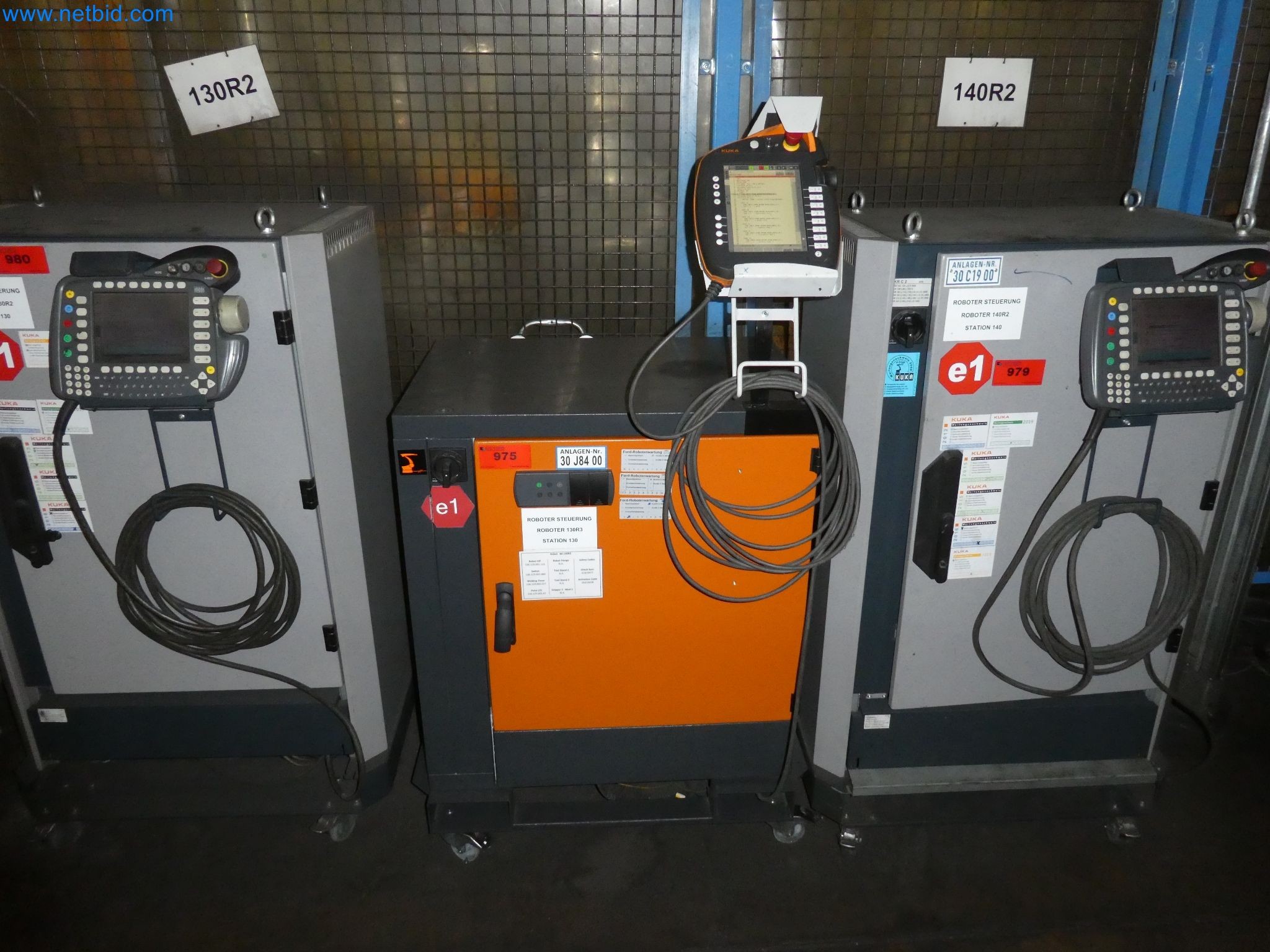 Robots, welding equipment and assembly accessories from the automotive industry-74