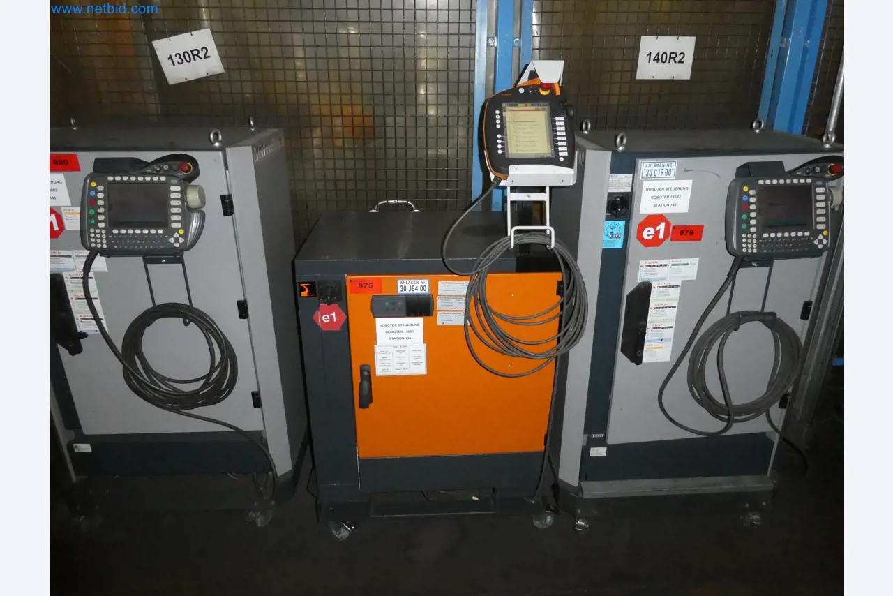 Robots, welding equipment and assembly accessories from the automotive industry-74