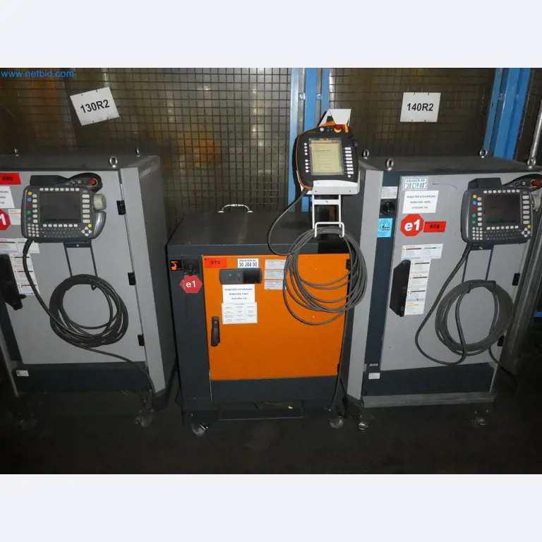 Robots, welding equipment and assembly accessories from the automotive industry-74