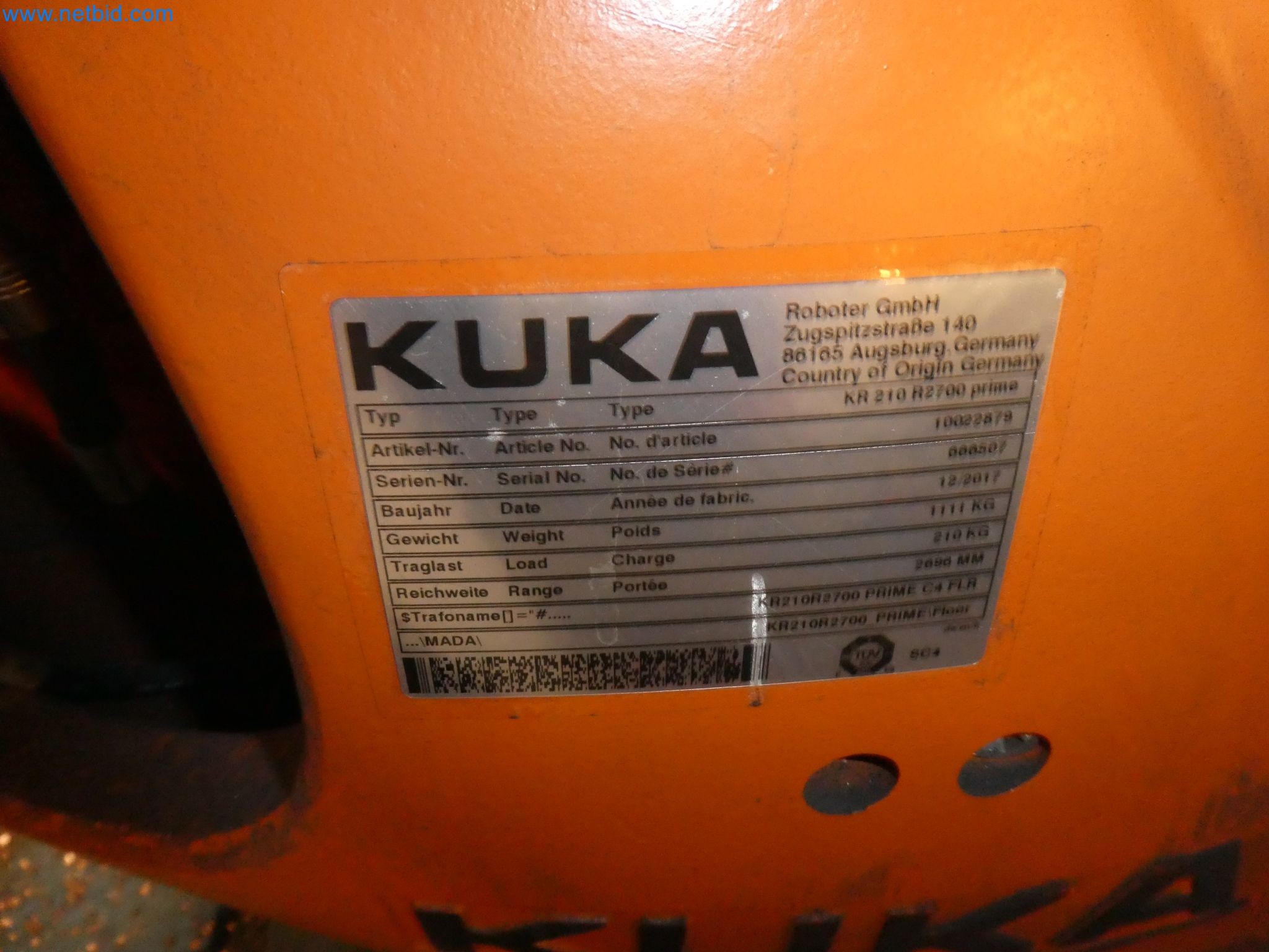 Robots, welding equipment and assembly accessories from the automotive industry-78