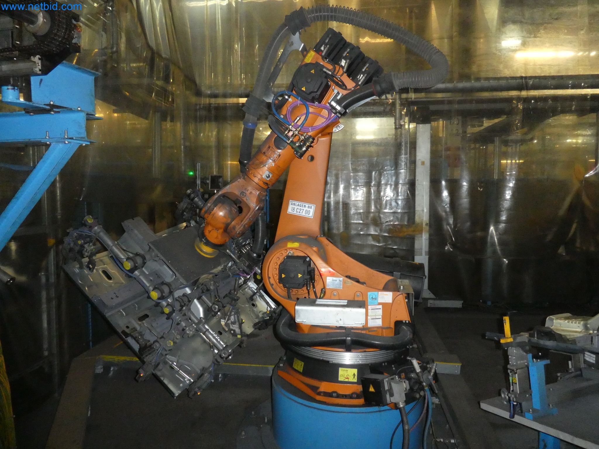 Robots, welding equipment and assembly accessories from the automotive industry-79