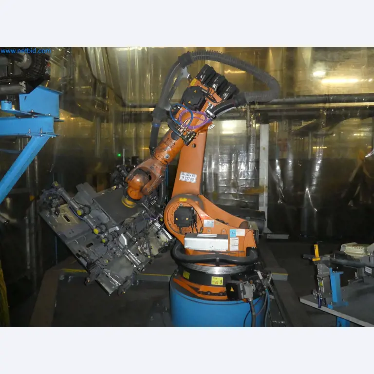 Robots, welding equipment and assembly accessories from the automotive industry-79