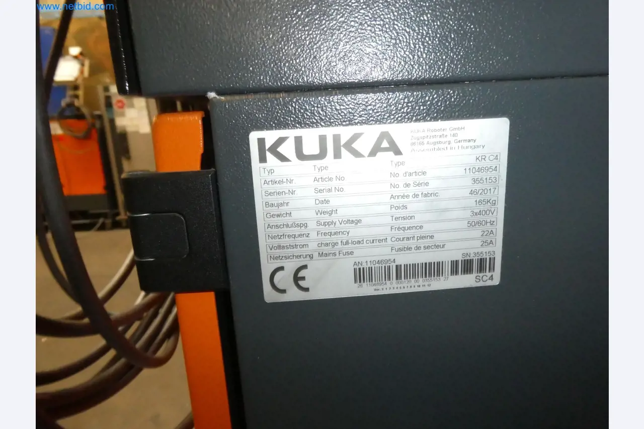 Robots, welding equipment and assembly accessories from the automotive industry-80