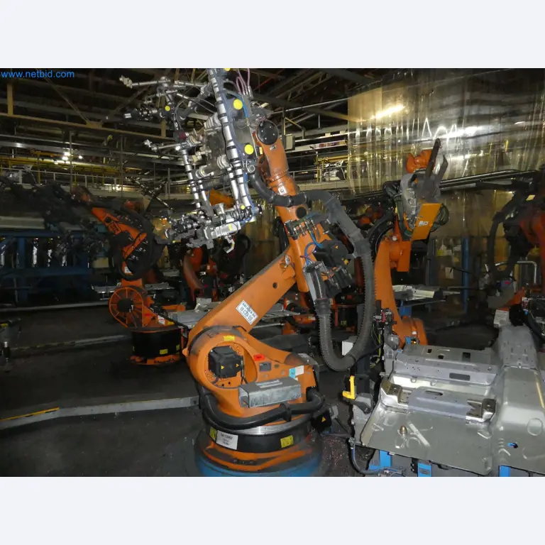 Robots, welding equipment and assembly accessories from the automotive industry-83