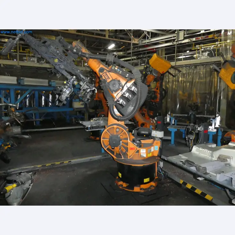 Robots, welding equipment and assembly accessories from the automotive industry-85