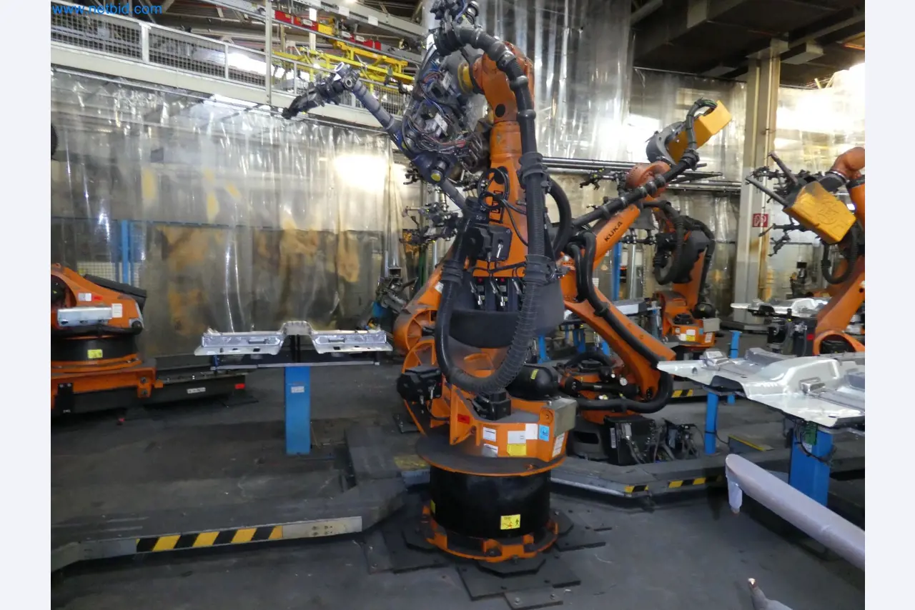Robots, welding equipment and assembly accessories from the automotive industry-92