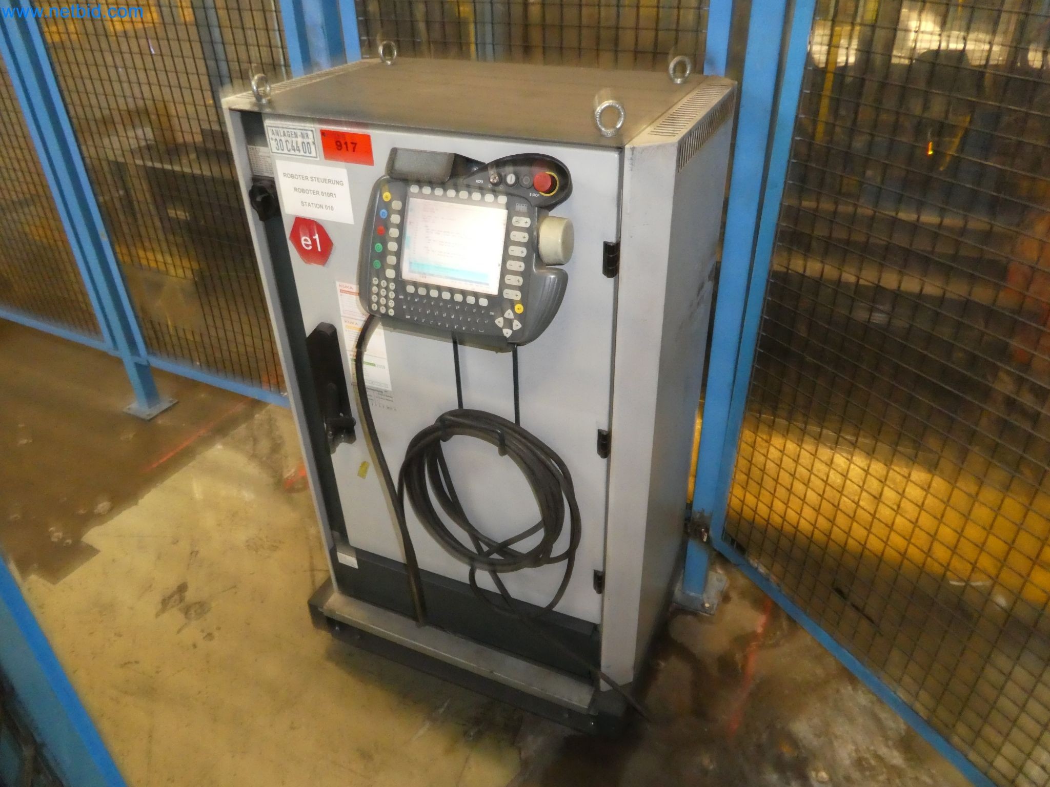 Robots, welding equipment and assembly accessories from the automotive industry-9