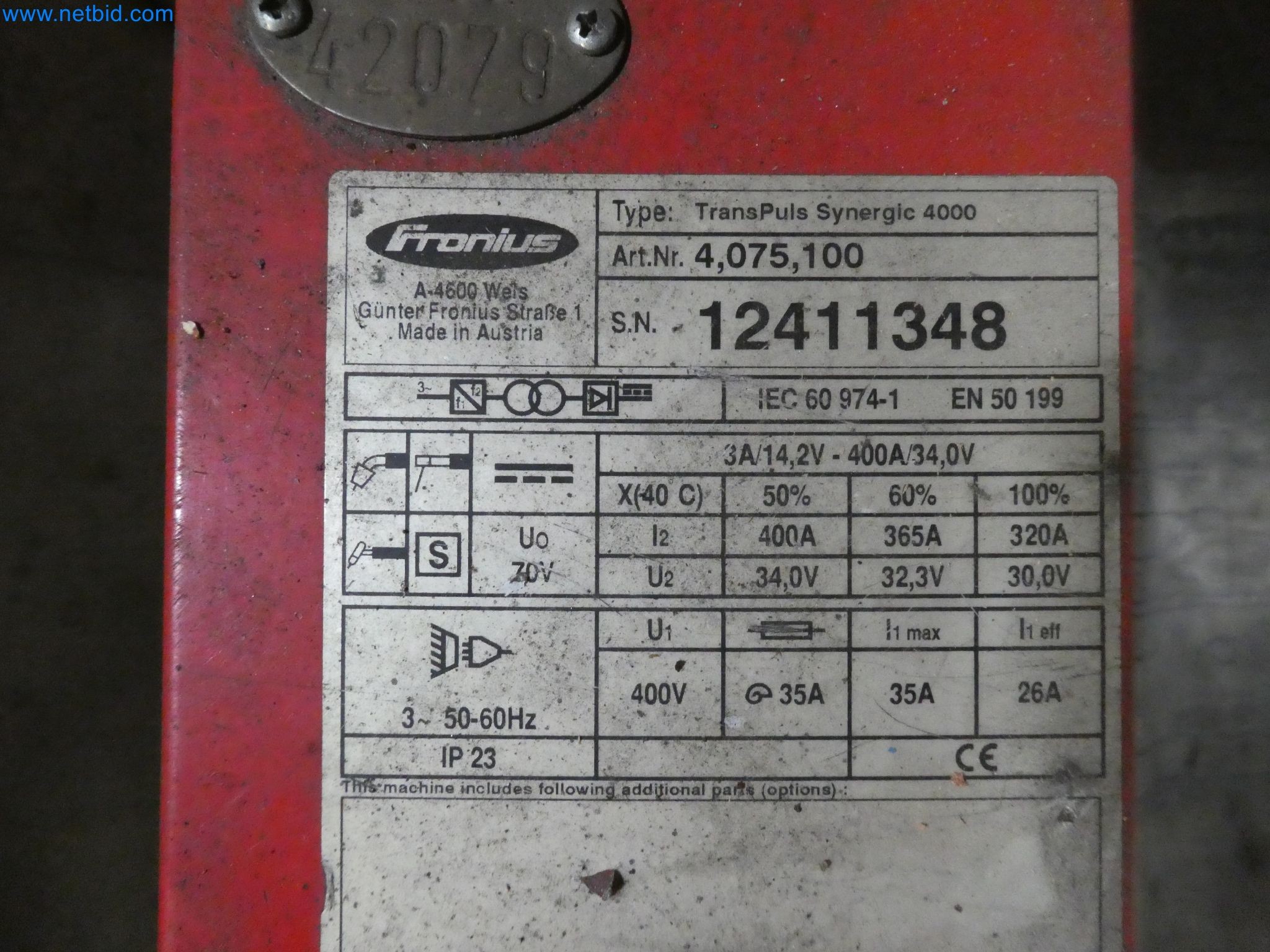 Robots, equipos de soldadura y accesorios de montaje de la industria del automóvil-1