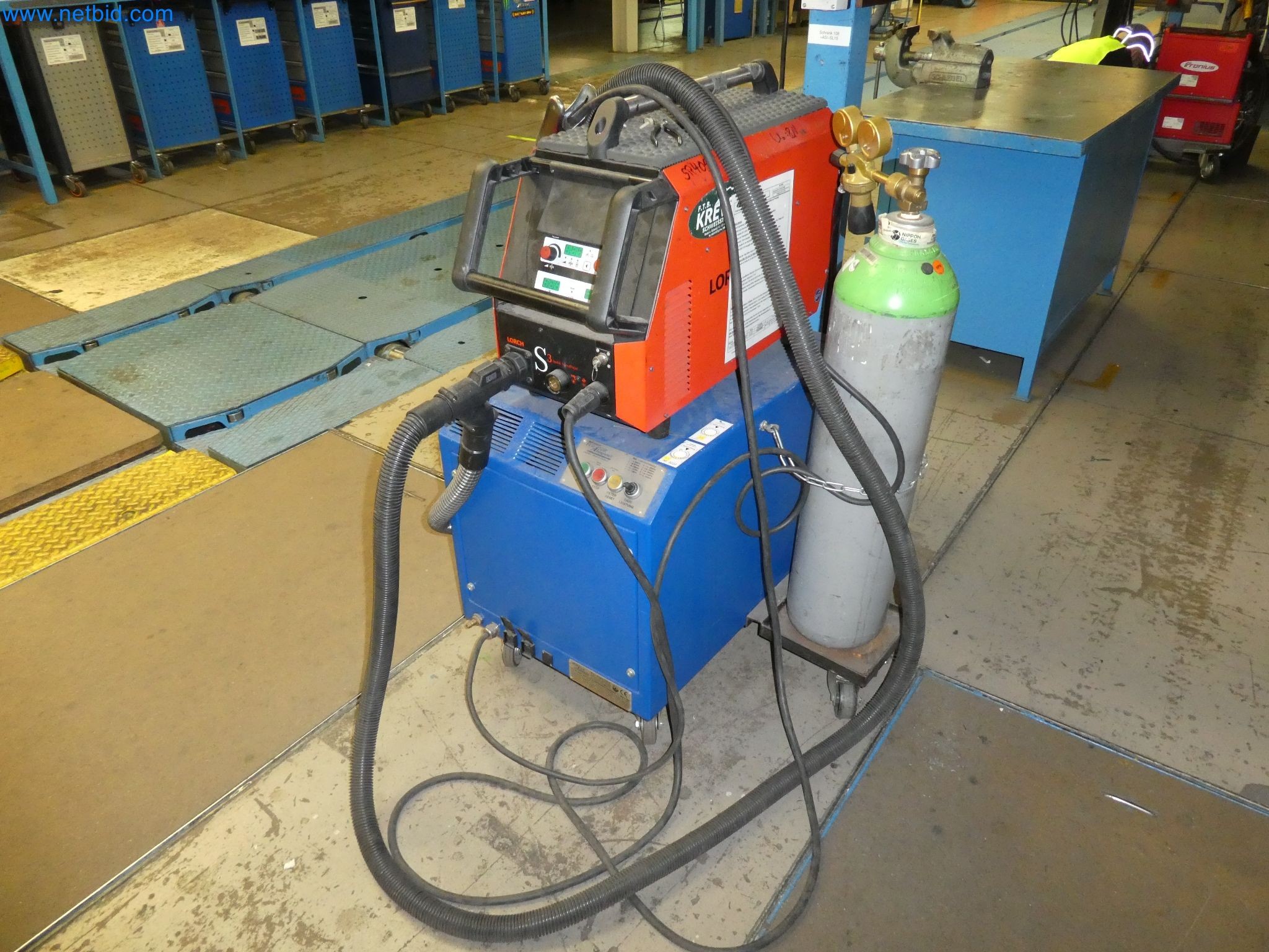 Robots, equipos de soldadura y accesorios de montaje de la industria del automóvil-2