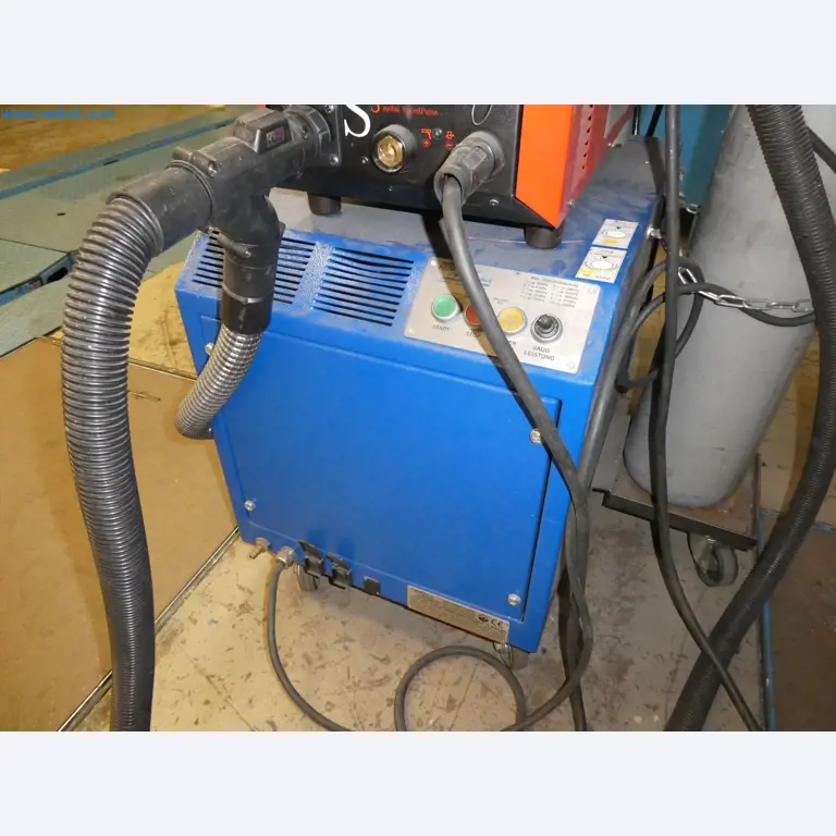 Robots, equipos de soldadura y accesorios de montaje de la industria del automóvil-5