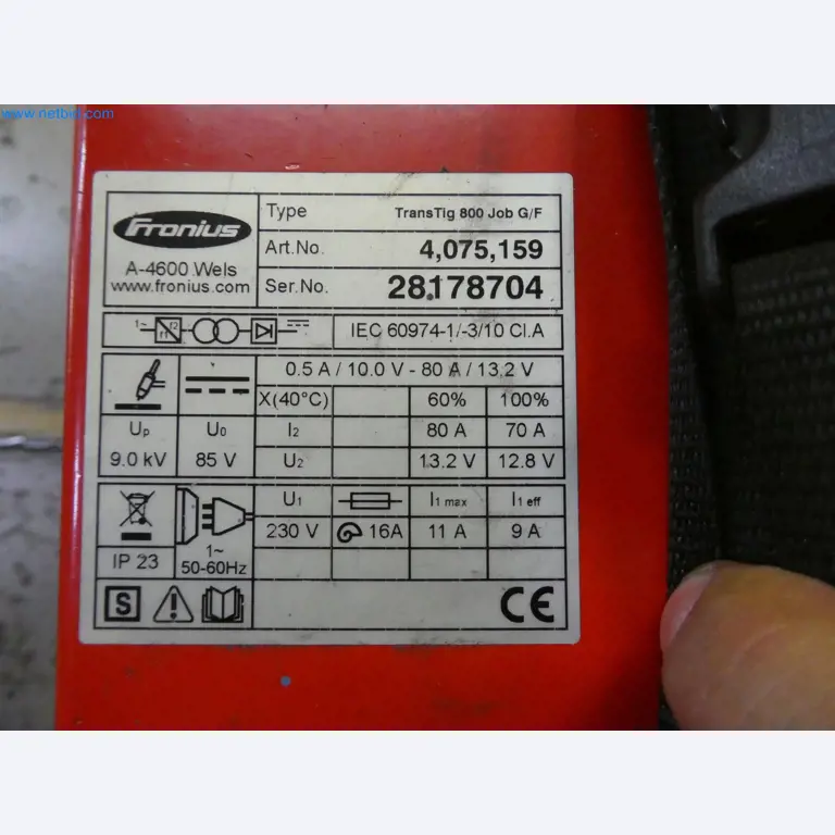 Robots, equipos de soldadura y accesorios de montaje de la industria del automóvil-1