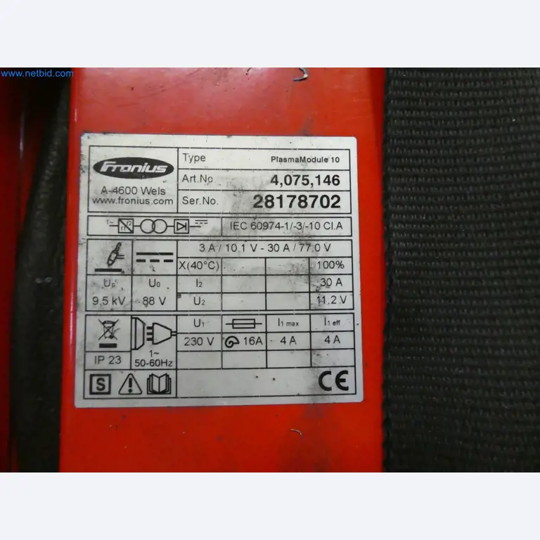 Robots, equipos de soldadura y accesorios de montaje de la industria del automóvil-2