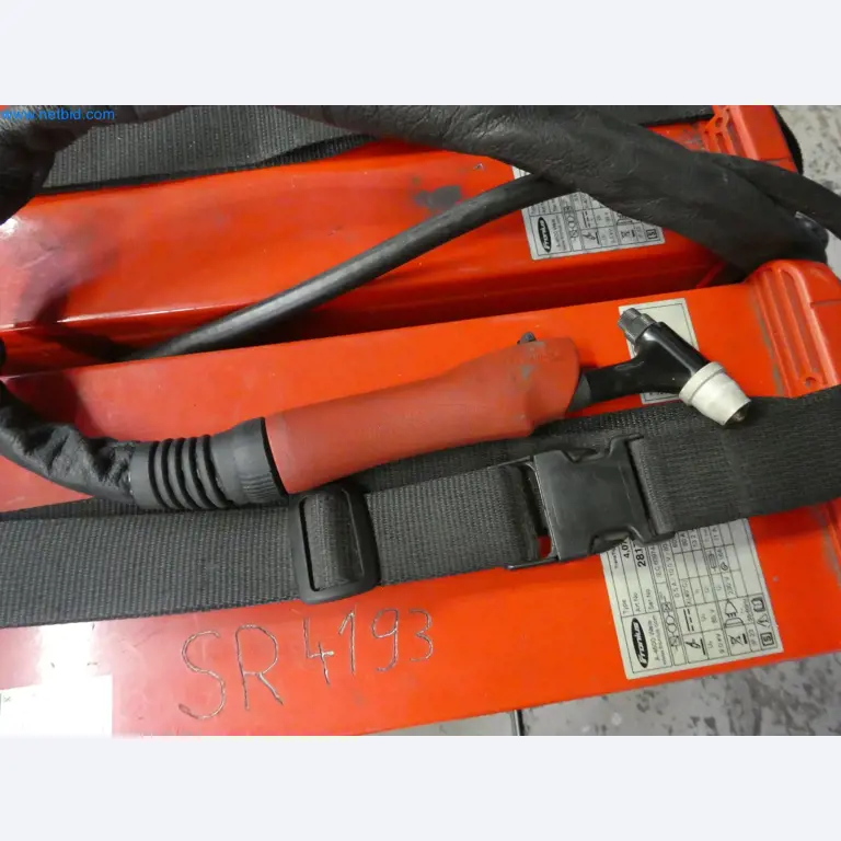 Robots, equipos de soldadura y accesorios de montaje de la industria del automóvil-6