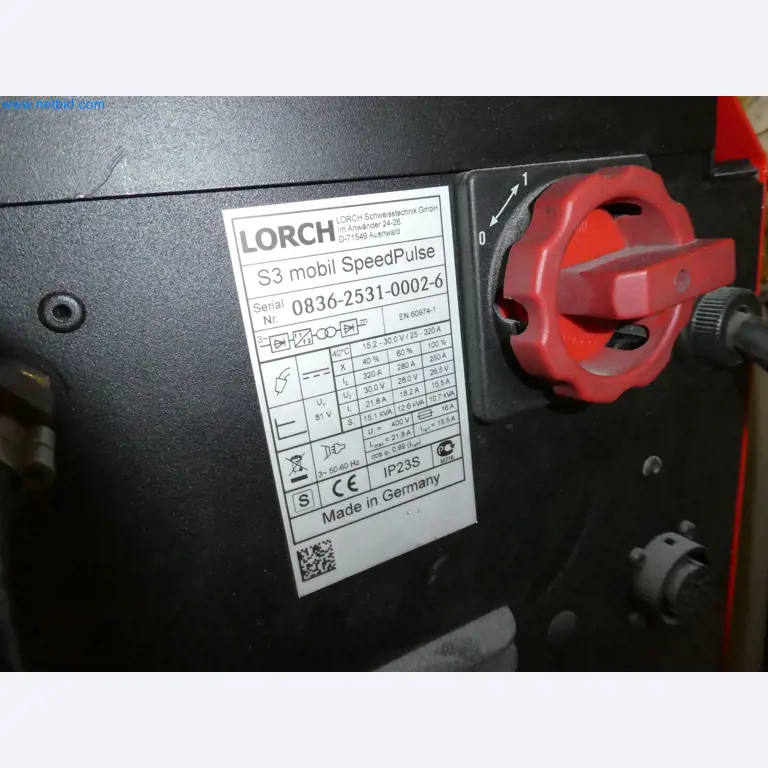 Roboti, varilna oprema in pripomočki za montažo iz avtomobilske industrije-4