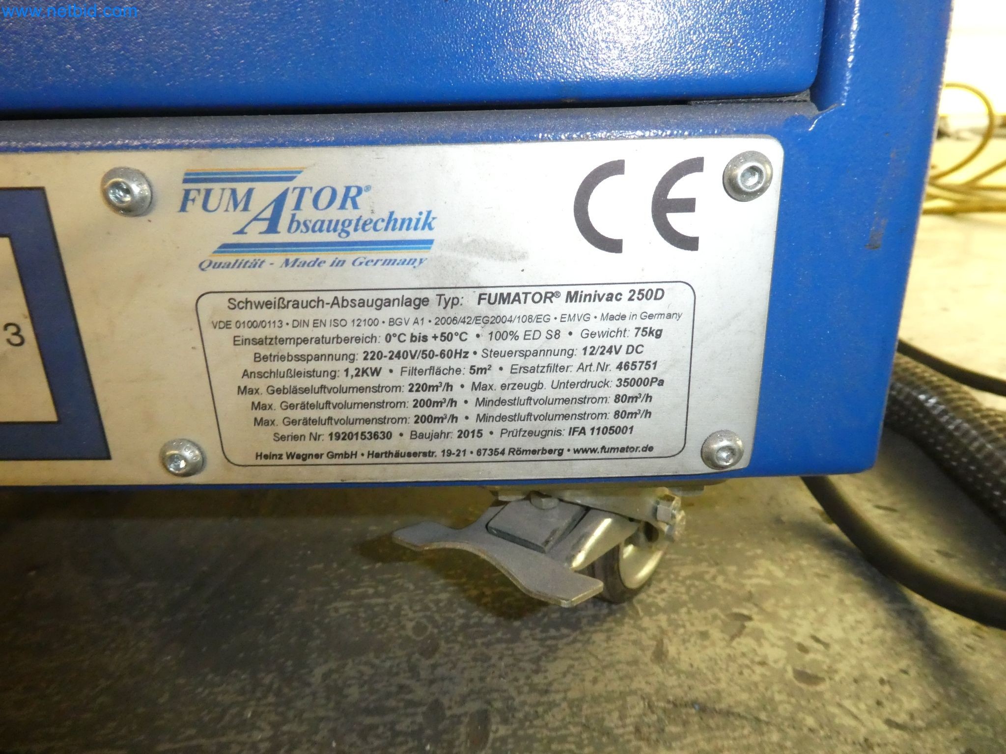 Roboti, varilna oprema in pripomočki za montažo iz avtomobilske industrije-6