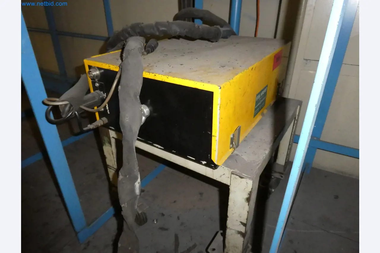 Robots, equipos de soldadura y accesorios de montaje de la industria del automóvil-2