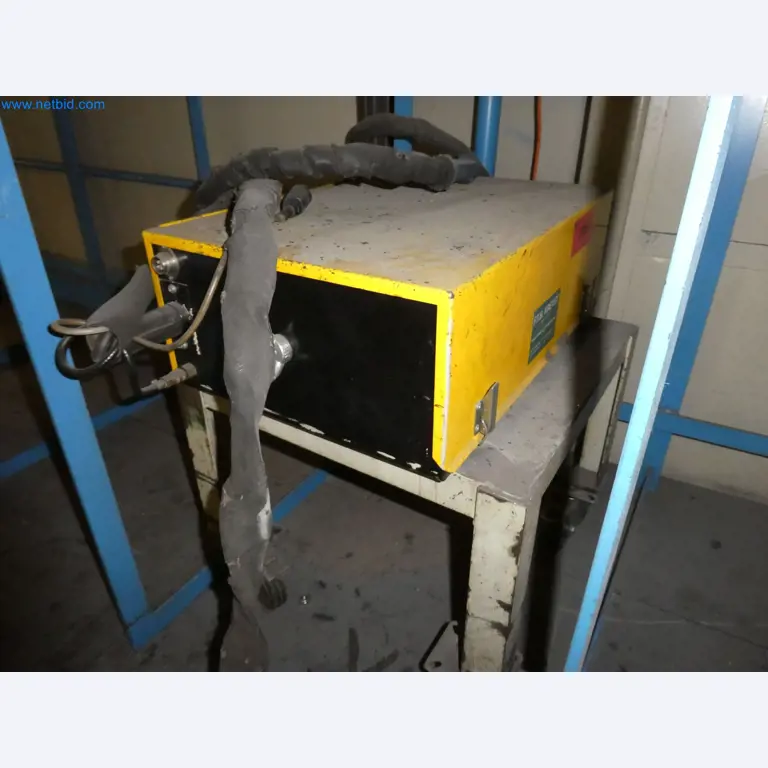 Robots, equipos de soldadura y accesorios de montaje de la industria del automóvil-2