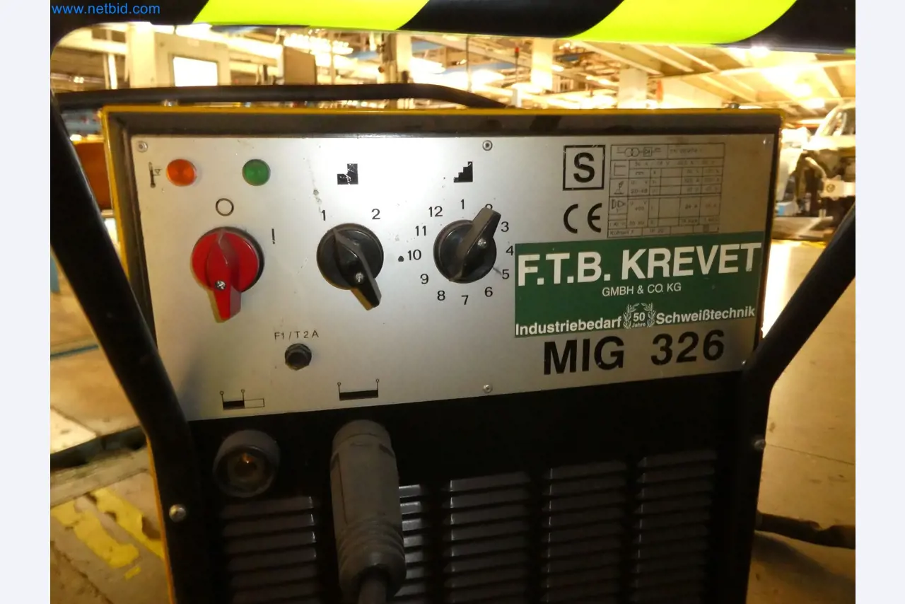 Robots, equipos de soldadura y accesorios de montaje de la industria del automóvil-3