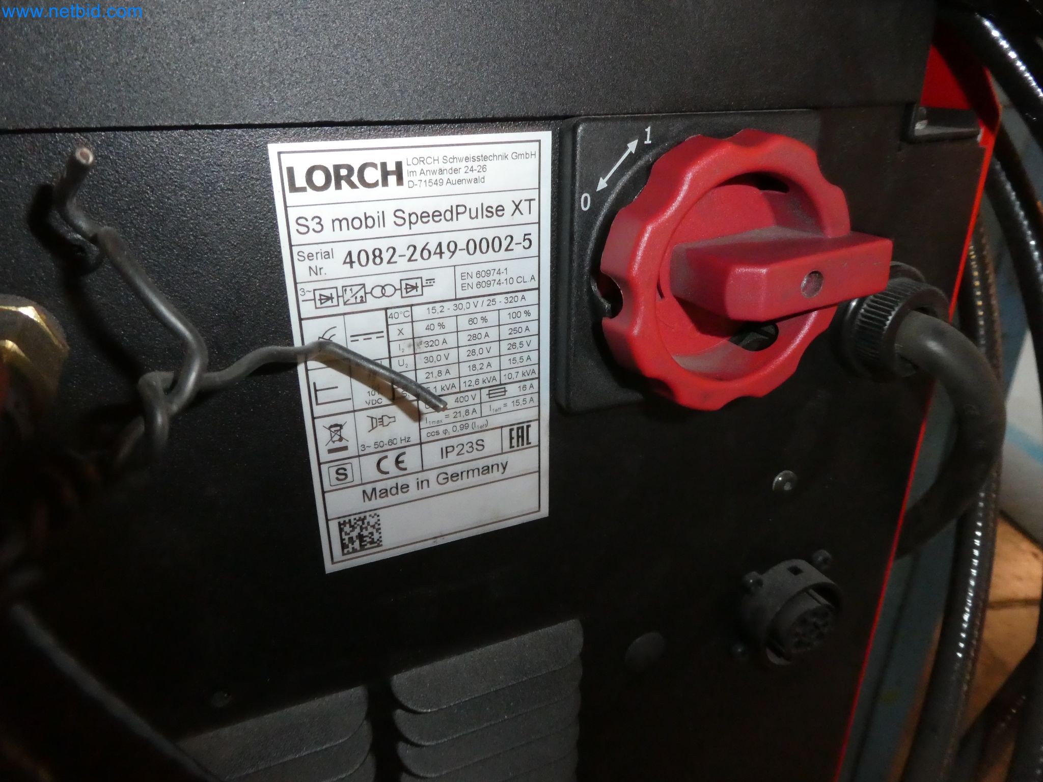 Robots, equipos de soldadura y accesorios de montaje de la industria del automóvil-2