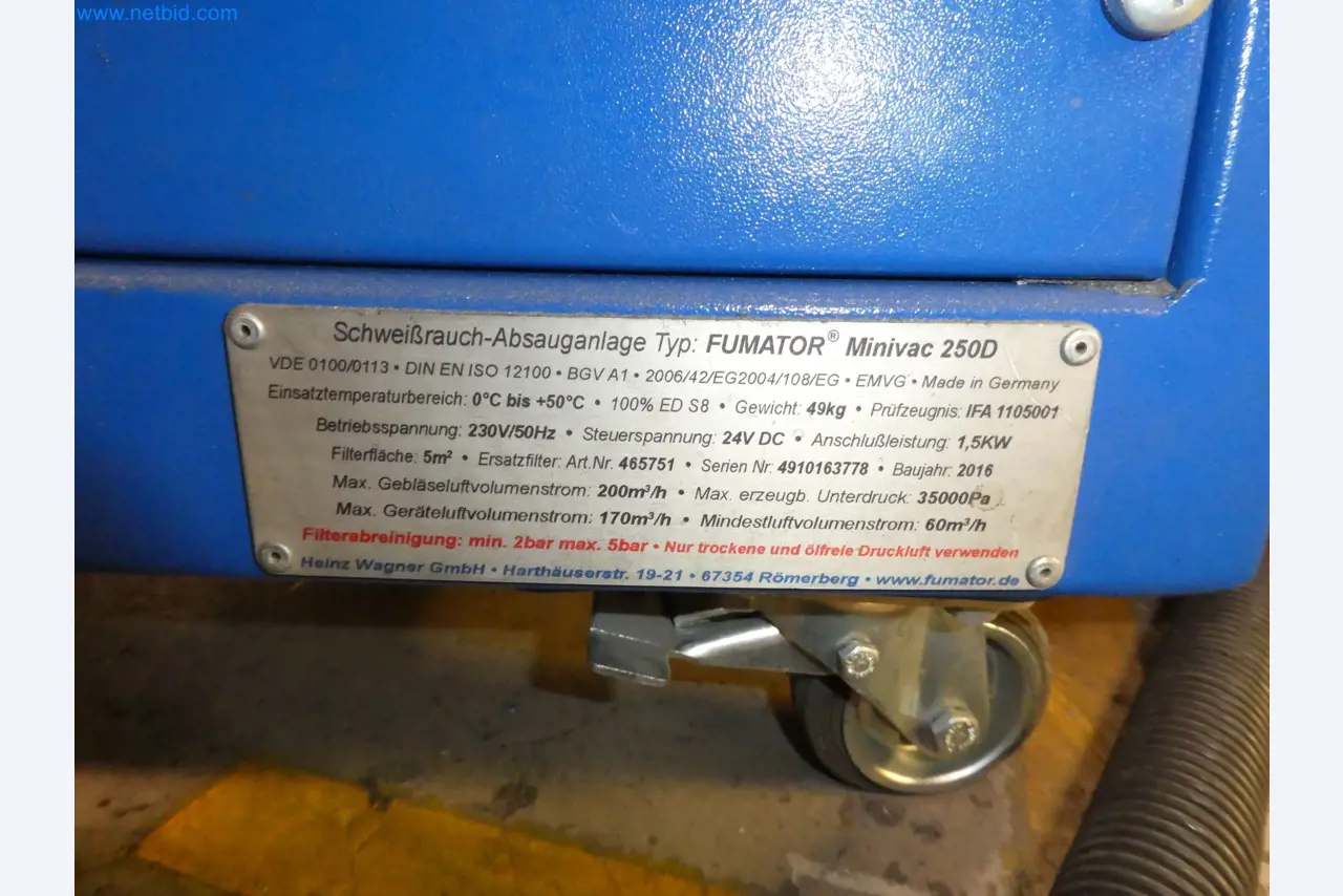 Roboti, varilna oprema in pripomočki za montažo iz avtomobilske industrije-6