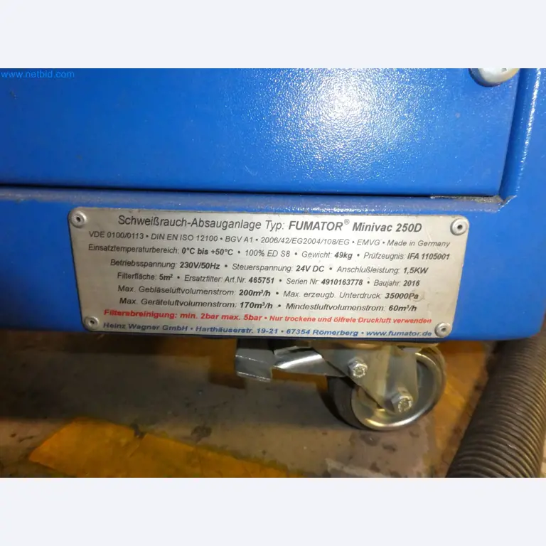 Roboti, varilna oprema in pripomočki za montažo iz avtomobilske industrije-6