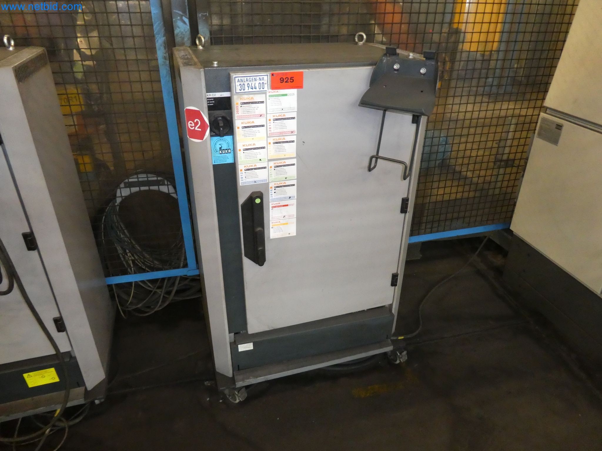 Robots, welding equipment and assembly accessories from the automotive industry-102