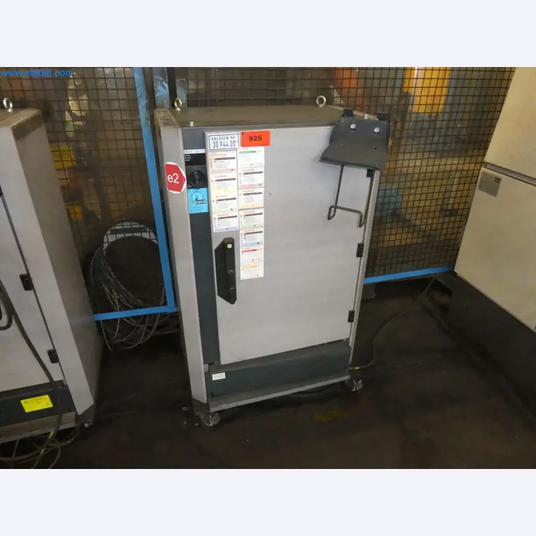 Robots, welding equipment and assembly accessories from the automotive industry-102