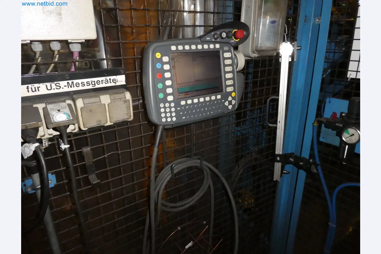 Robots, welding equipment and assembly accessories from the automotive industry-103