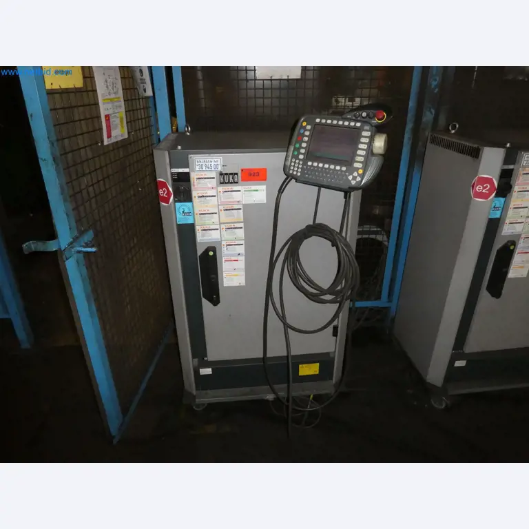 Robots, welding equipment and assembly accessories from the automotive industry-104