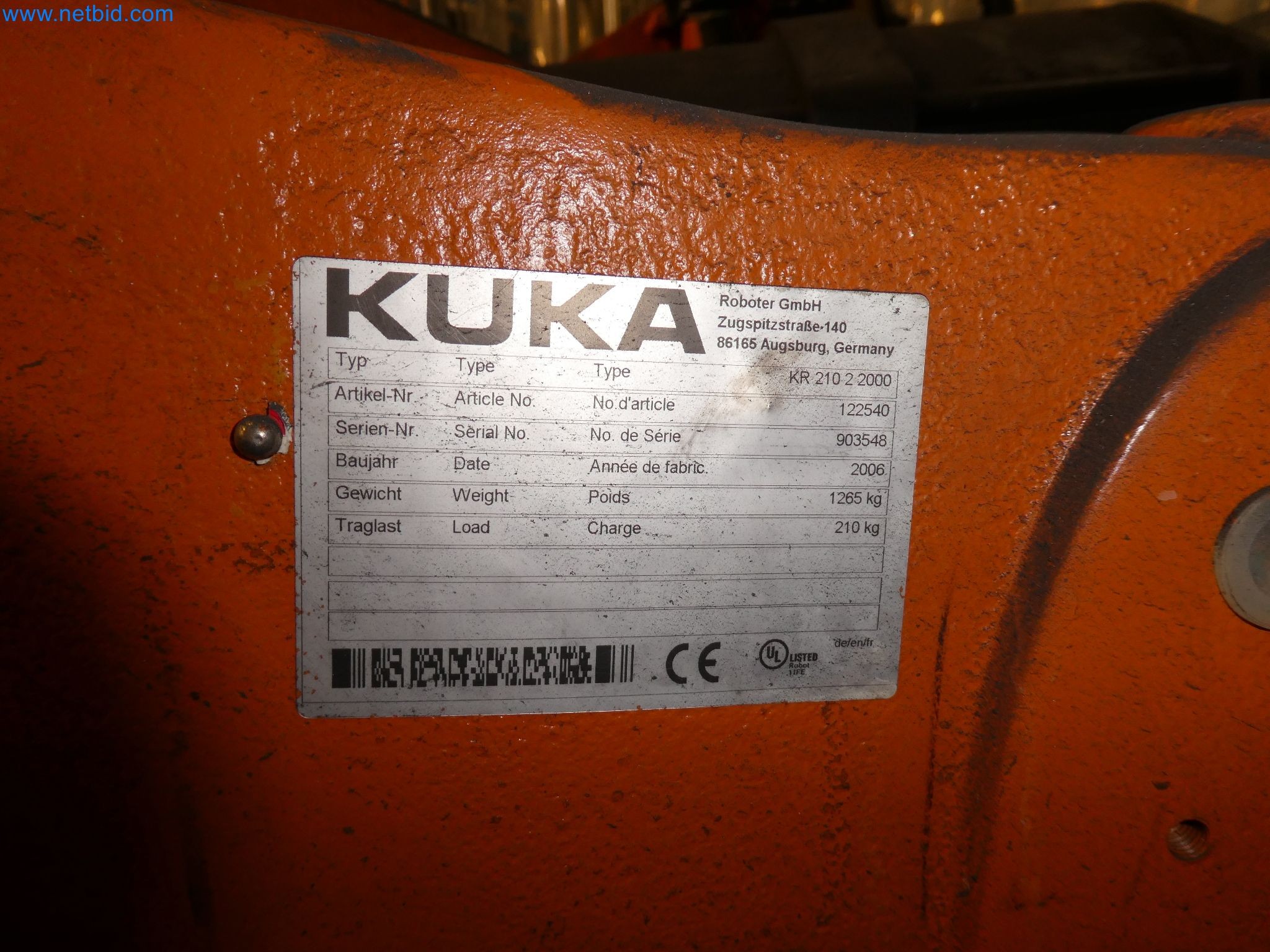 Robots, welding equipment and assembly accessories from the automotive industry-108