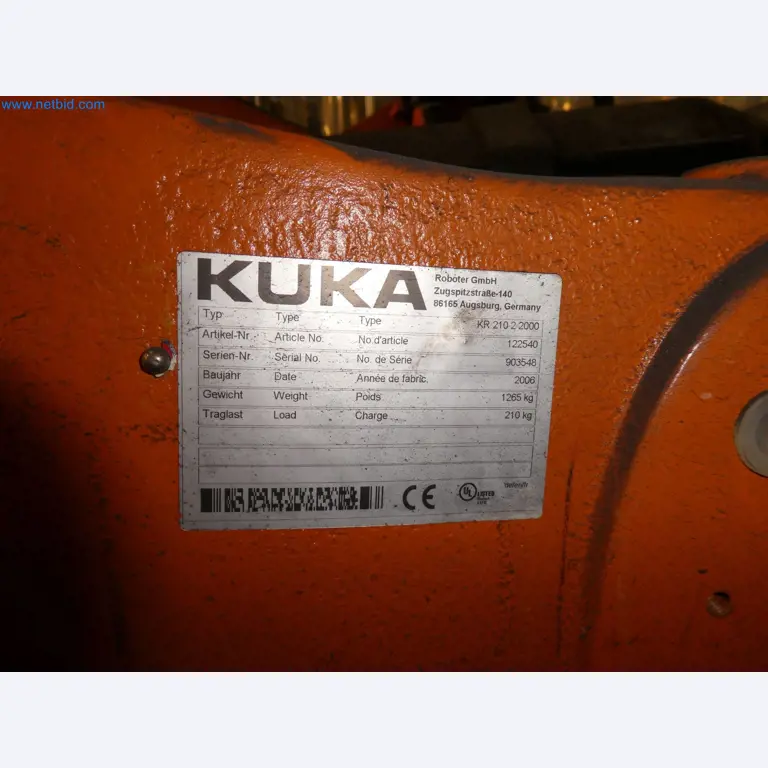 Robots, welding equipment and assembly accessories from the automotive industry-108