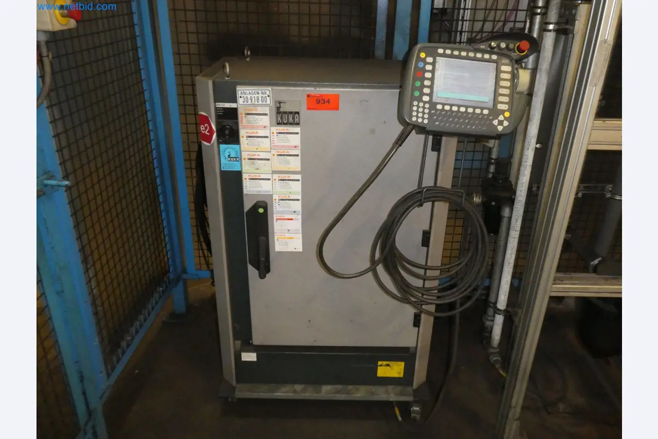 Robots, welding equipment and assembly accessories from the automotive industry-111