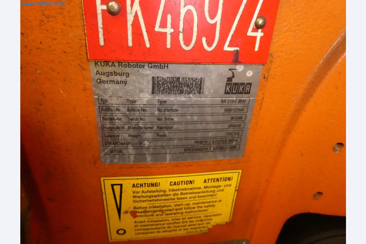 Robots, welding equipment and assembly accessories from the automotive industry-120