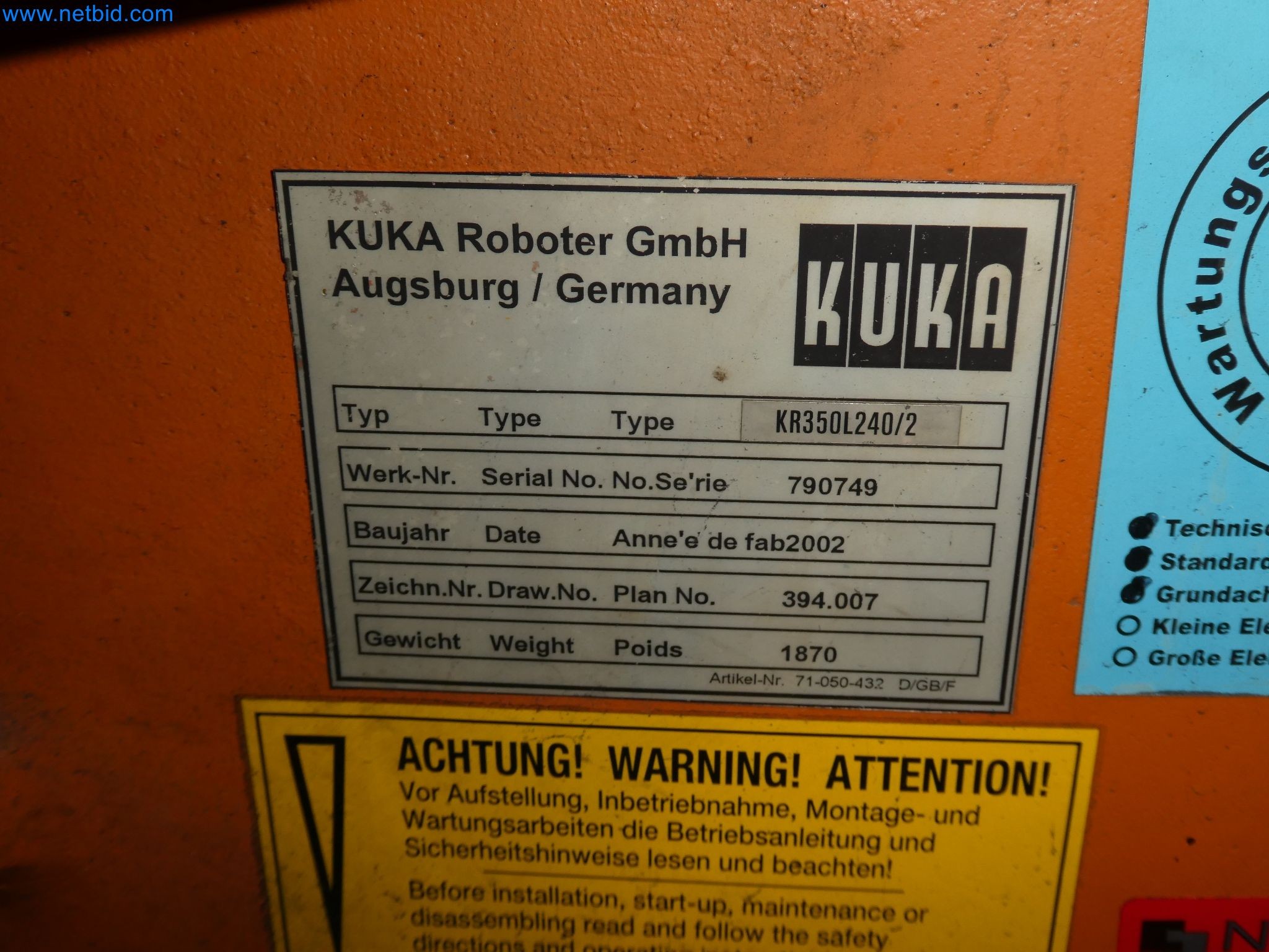 Robots, welding equipment and assembly accessories from the automotive industry-127