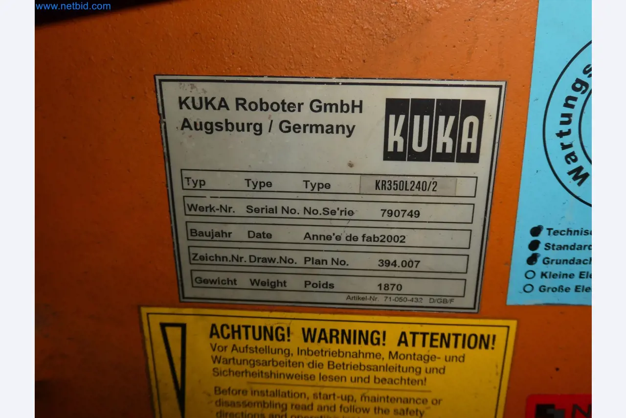 Robots, welding equipment and assembly accessories from the automotive industry-127