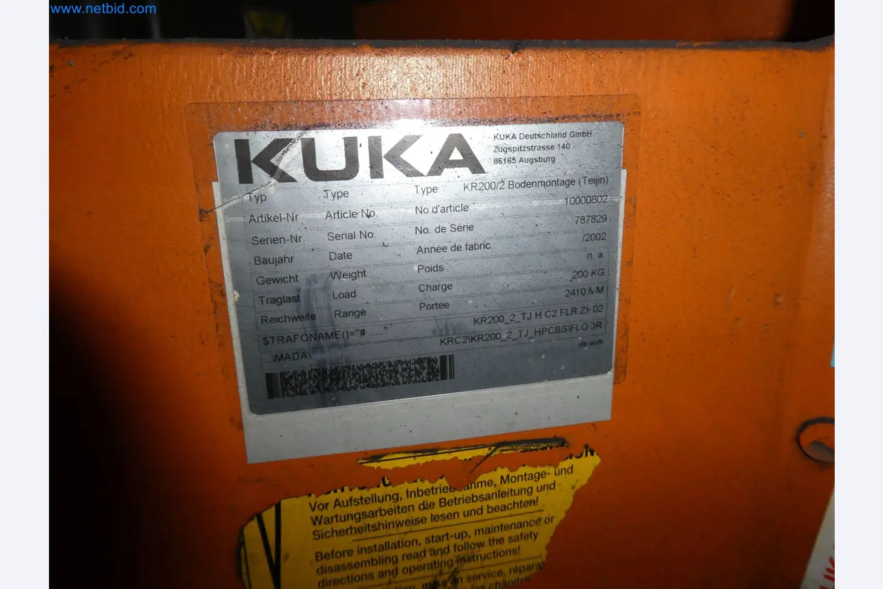 Robots, welding equipment and assembly accessories from the automotive industry-129