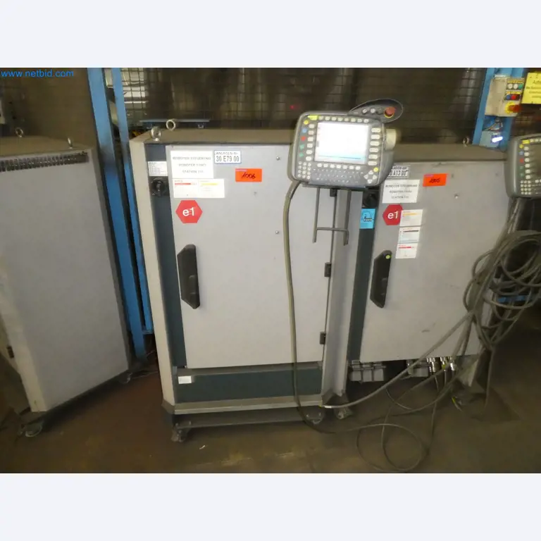 Robots, welding equipment and assembly accessories from the automotive industry-12