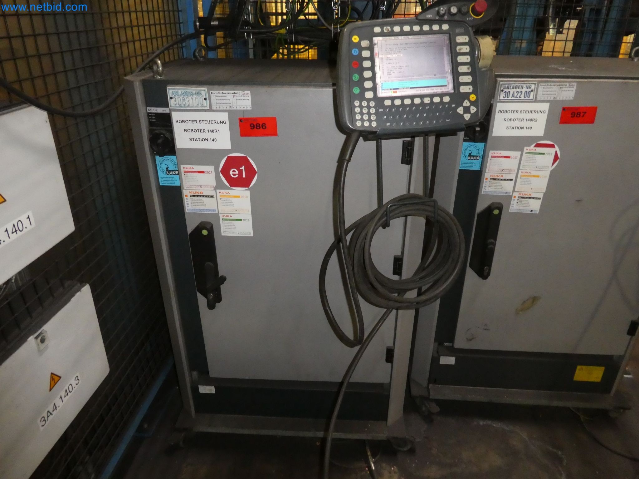 Robots, welding equipment and assembly accessories from the automotive industry-132