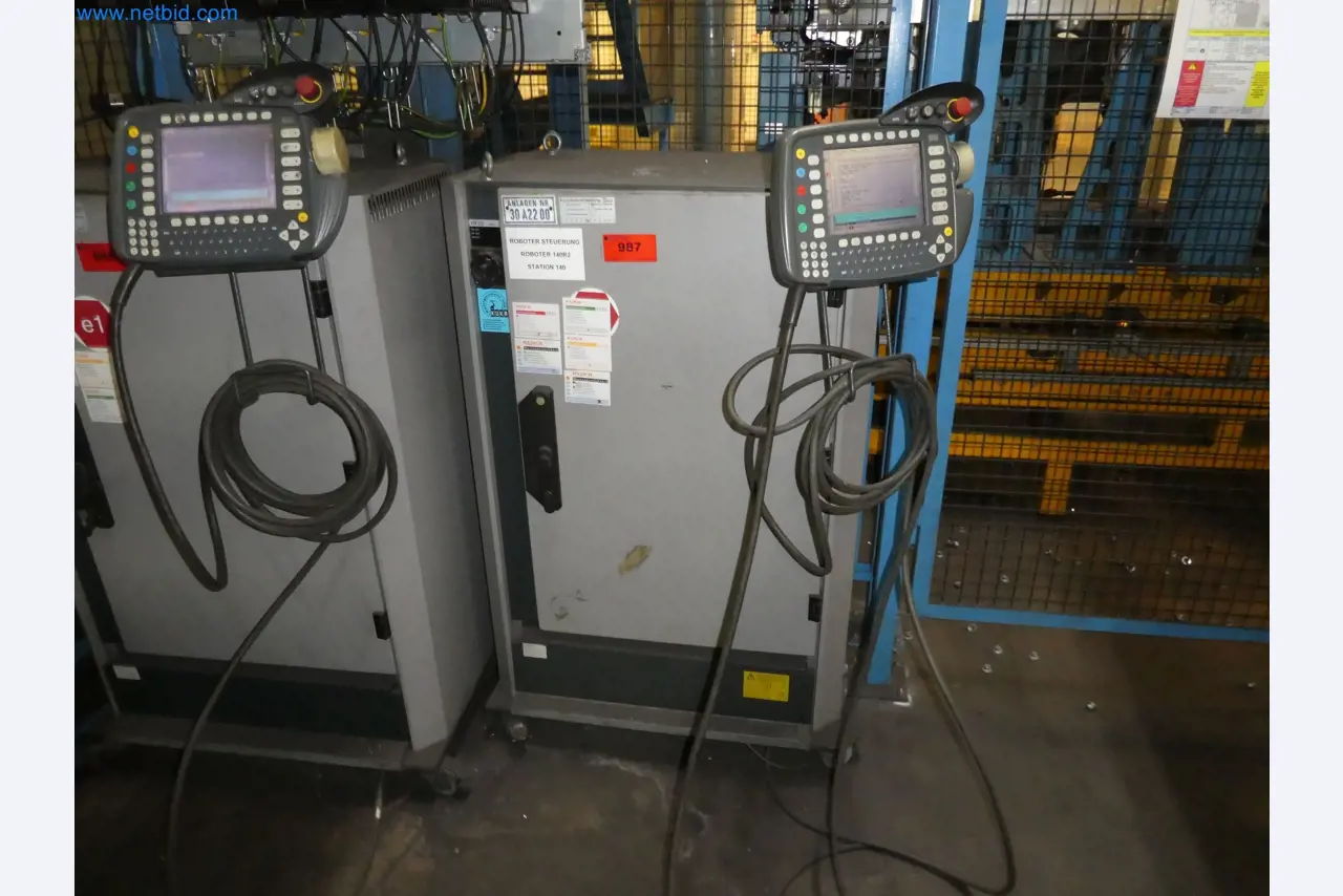 Robots, welding equipment and assembly accessories from the automotive industry-135