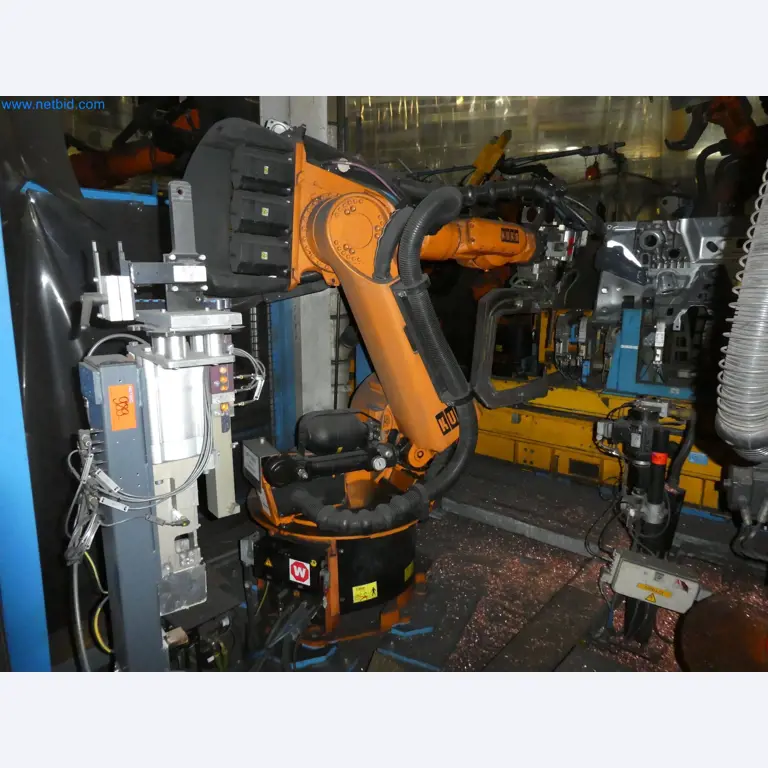 Robots, welding equipment and assembly accessories from the automotive industry-136