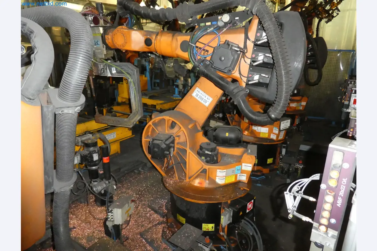 Robots, welding equipment and assembly accessories from the automotive industry-139