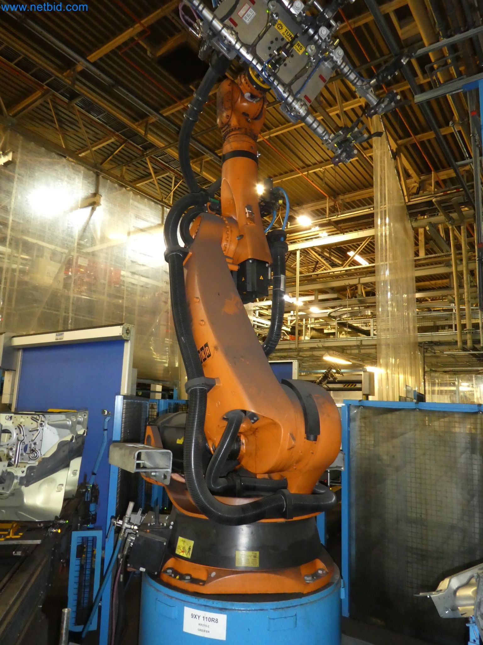 Robots, welding equipment and assembly accessories from the automotive industry-13