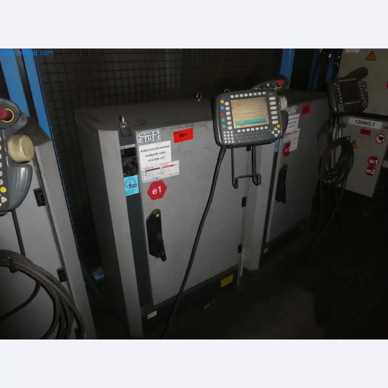 Robots, welding equipment and assembly accessories from the automotive industry-142