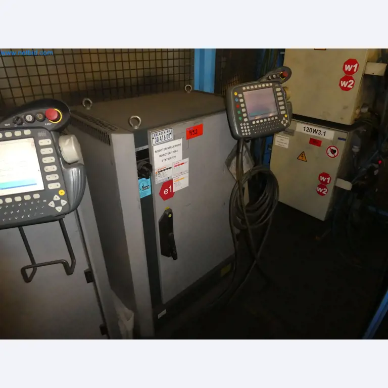 Robots, welding equipment and assembly accessories from the automotive industry-146